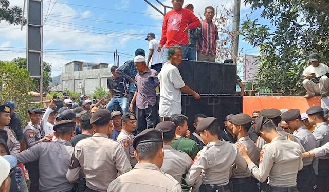 Terkait Unggahan di FB, Massa Datangi Gedung Bawaslu, Curiga Ketua Bawaslu Tidak Netral