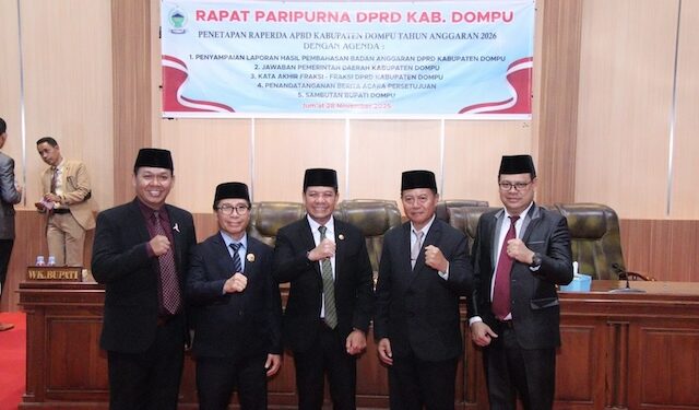 Usai Sidang Paripurna Penetapan APBD Tahun 2026, Sekda Dompu Mendapatkan Ucapan Selamat