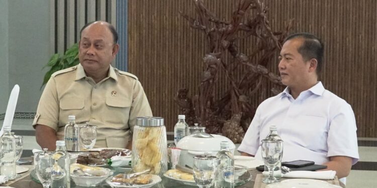 Diplomasi Plecing Kangkung: Obrolan Hangat Kepala BGN dan Gubernur NTB Bahas Laju Program Makan Bergizi