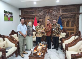 Mendikdasmen Terima Audiensi Bank NTB Syariah, Bahas Penguatan Layanan Keuangan ASN Pendidikan
